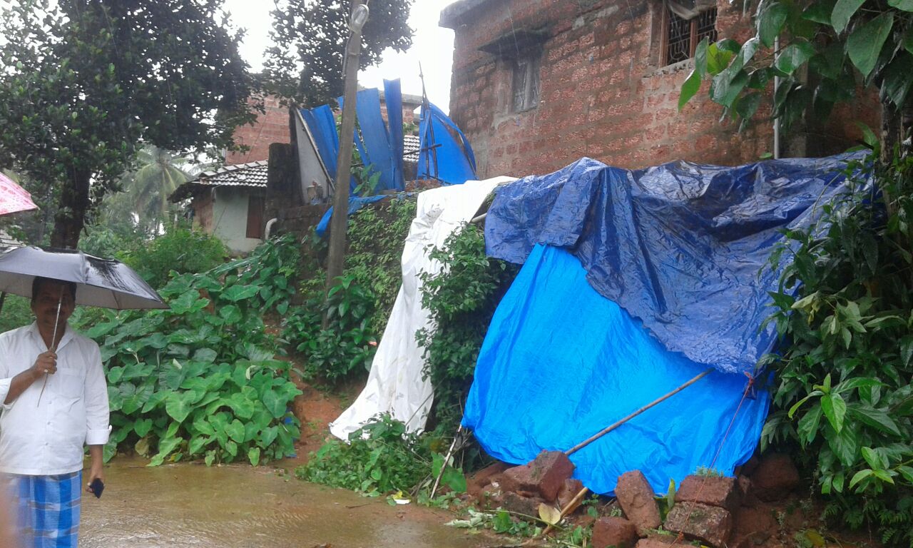 ಅಮೆಮಾರಿನಲ್ಲಿ ಮನೆ ಕುಸಿದು ಬೀಳುವ ಭೀತಿ